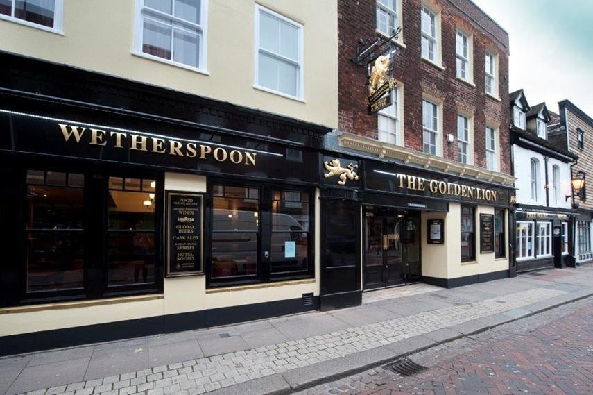 The Golden Lion Wetherspoon Hotel Rochester  Exterior photo